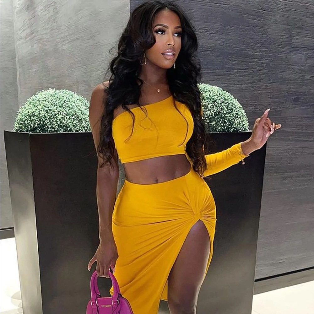 Mustard skirt set- size XL fits like a medium
